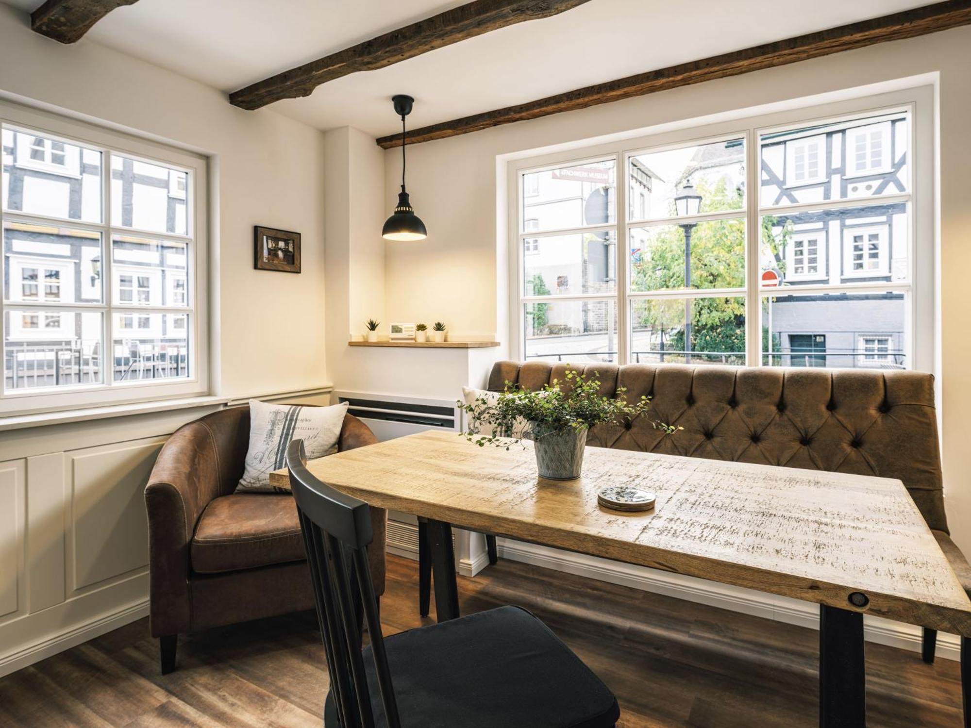 Flecker Hotel Фройденберг Екстериор снимка
